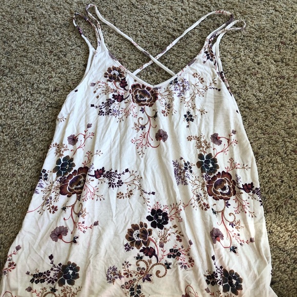 Tops - Picture 5 of 8